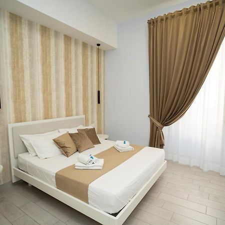 Mida'S Boutique Rooms Naples Exterior photo