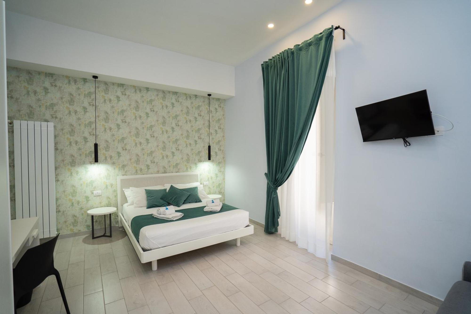 Mida'S Boutique Rooms Naples Exterior photo