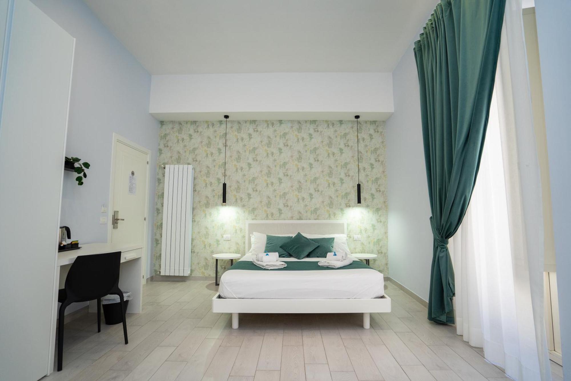 Mida'S Boutique Rooms Naples Exterior photo